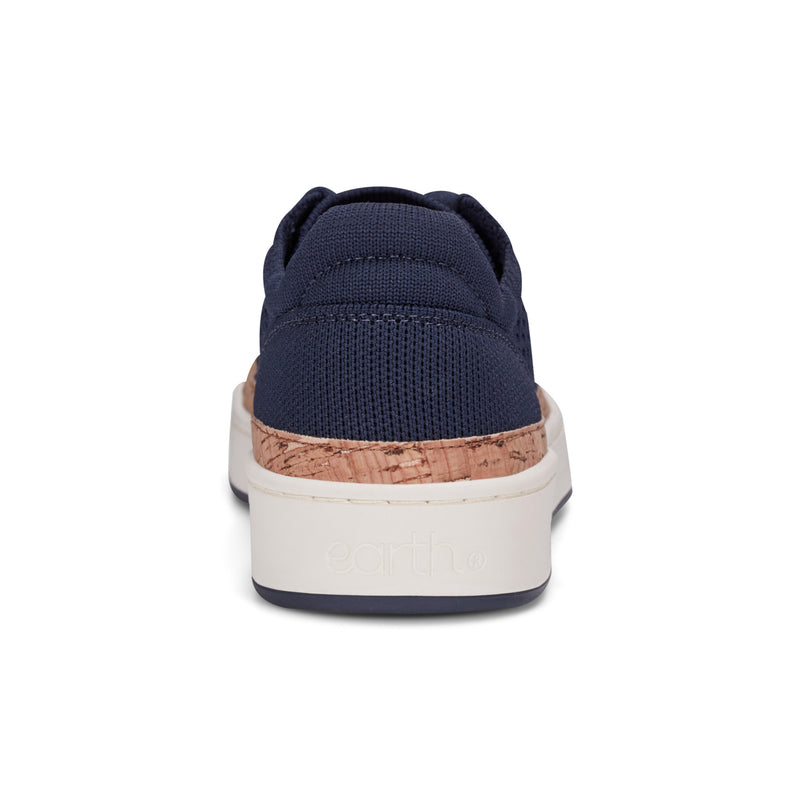 Knight Round Toe Lace-up Casual Sneakers